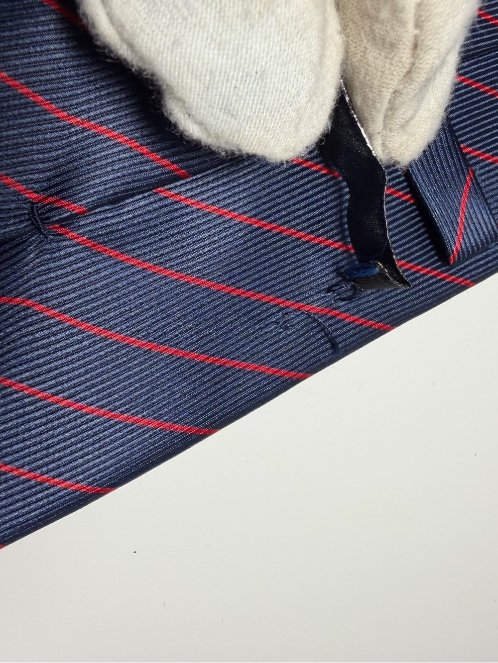 Gucci Navy Tie with Red Diagonal Stripe - Picture 5 of 12